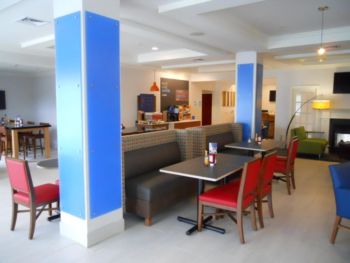 Holiday Inn Express Hotel & Suites Bethlehem Airport/Allentown Area By Ihg Exterior foto